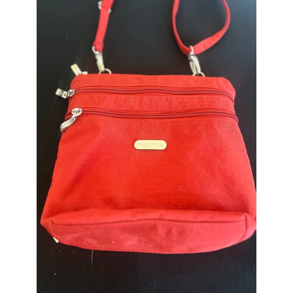 BAGGALLINI CROSSBODY BAG PURSE REMOVABLE STRAPS EXTRA POCKETS RED
